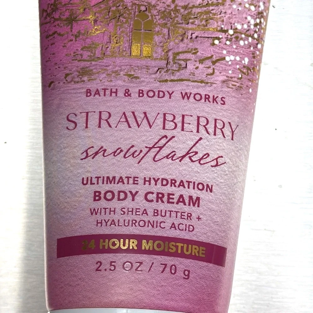 Bath & Body Works Strawberry Snowflakes Body Wash 10 FLOZ & Body Cream 2.5 OZ